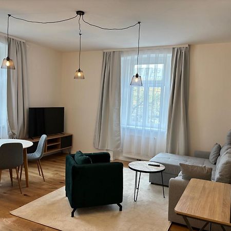 Altbauwohnung Mit Charme - Selbst Check In - Queensize Bett فيينا المظهر الخارجي الصورة