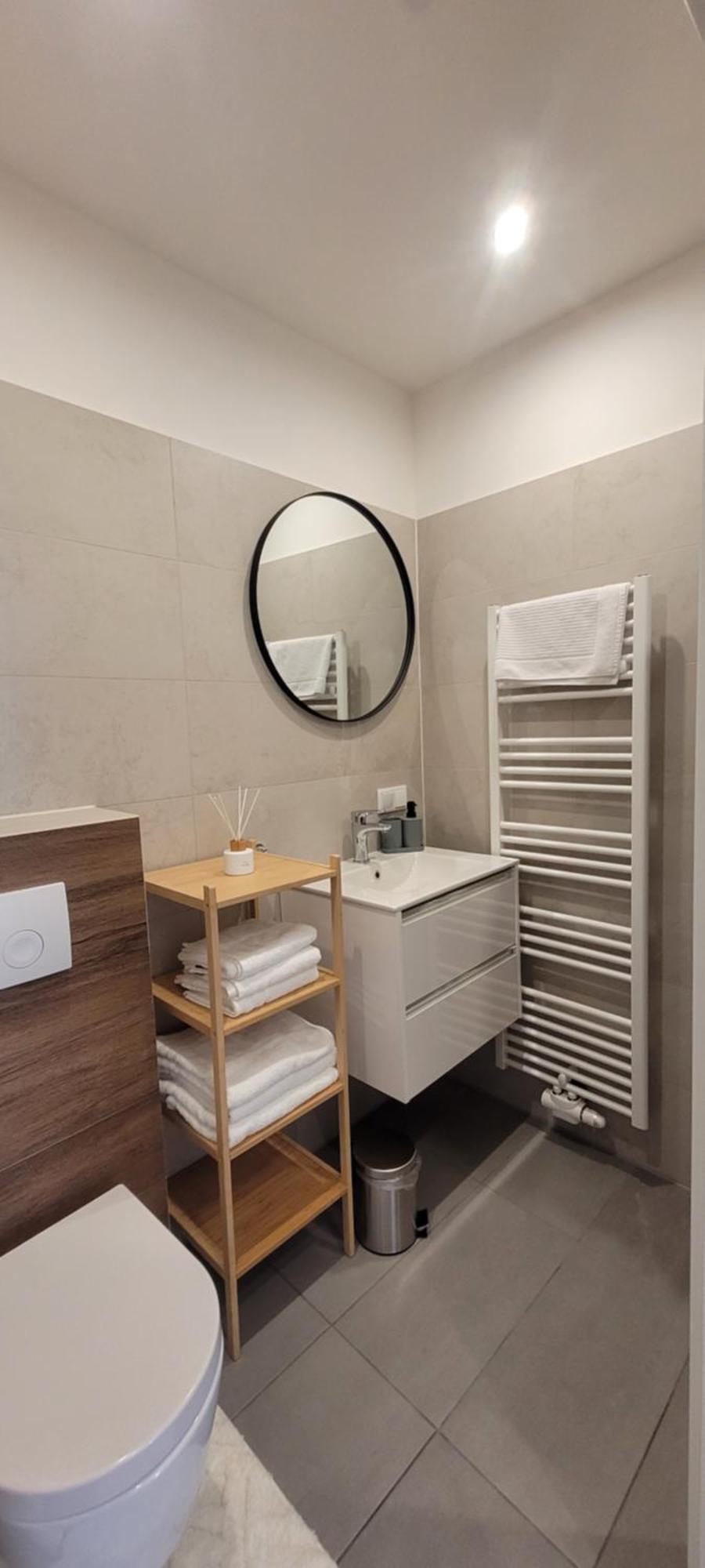 Altbauwohnung Mit Charme - Selbst Check In - Queensize Bett فيينا المظهر الخارجي الصورة